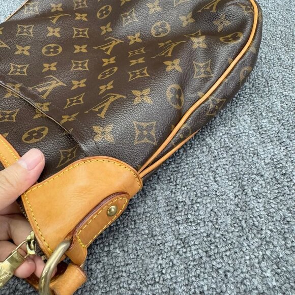 LOUIS VUITTON Odeon PM Brown Monogram Shoulder Bag 850-052925 - Picture 6 of 16